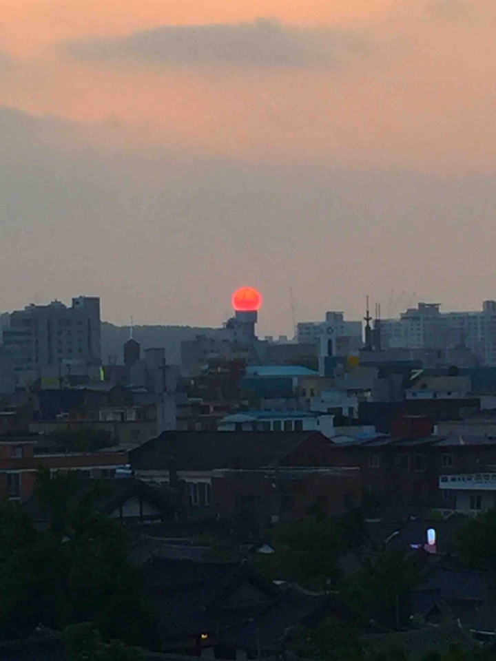 Sunset @ Jeonju Hanok Village
