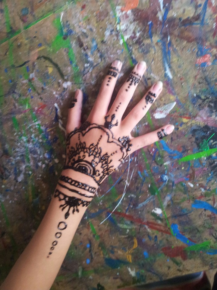Henna an der Hand