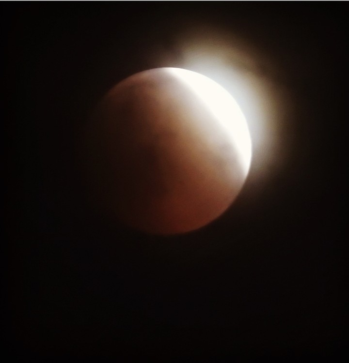 Blondy Moon Eclipse, Kanlı Ay Tutulması