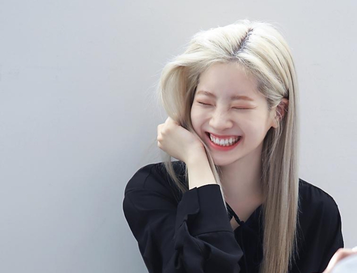 TWICE Dahyeon pictorial site