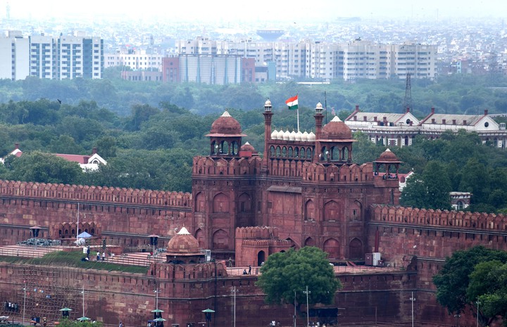 RED FORT (FAMOUS FORT IN INDIA)(copyright images)
