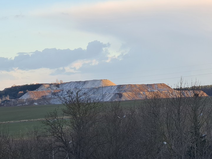 Mountain very small ;)