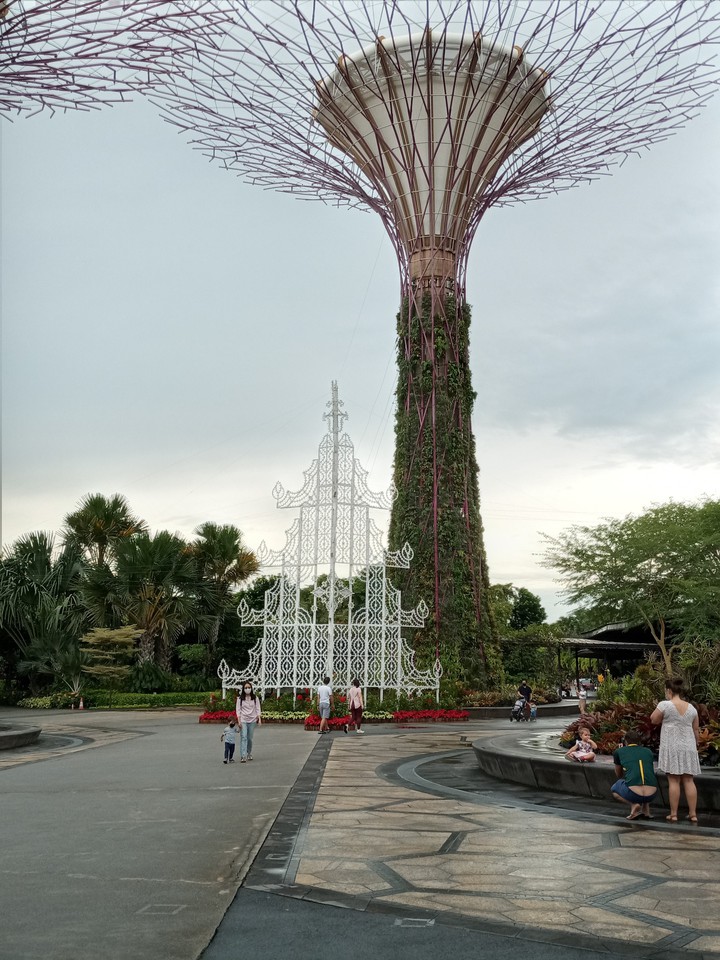 GARDENS BY THE BAY