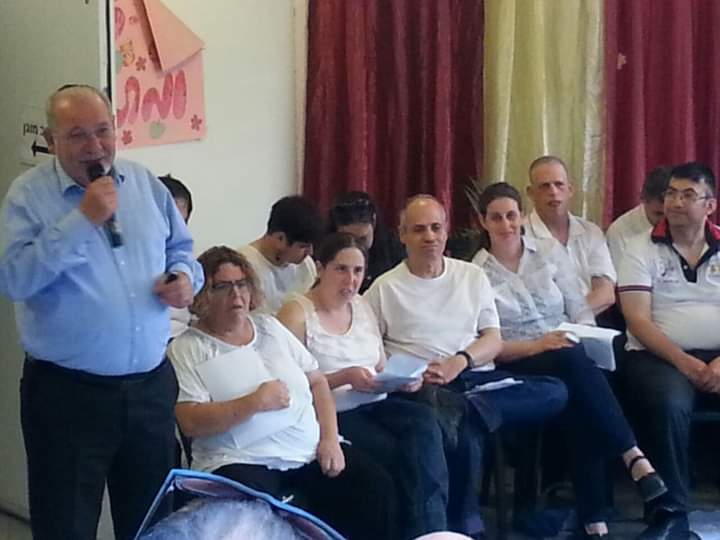 הרמת כוסית בניצן רחובות