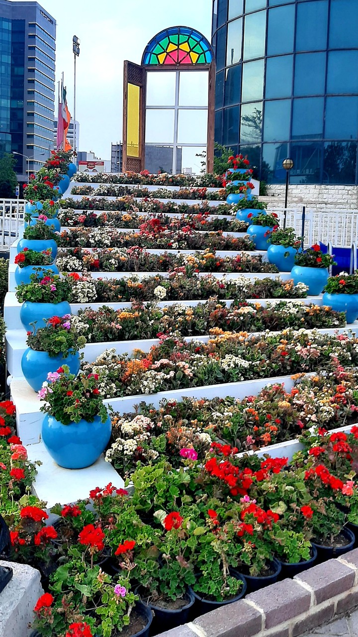 گلدان آبی