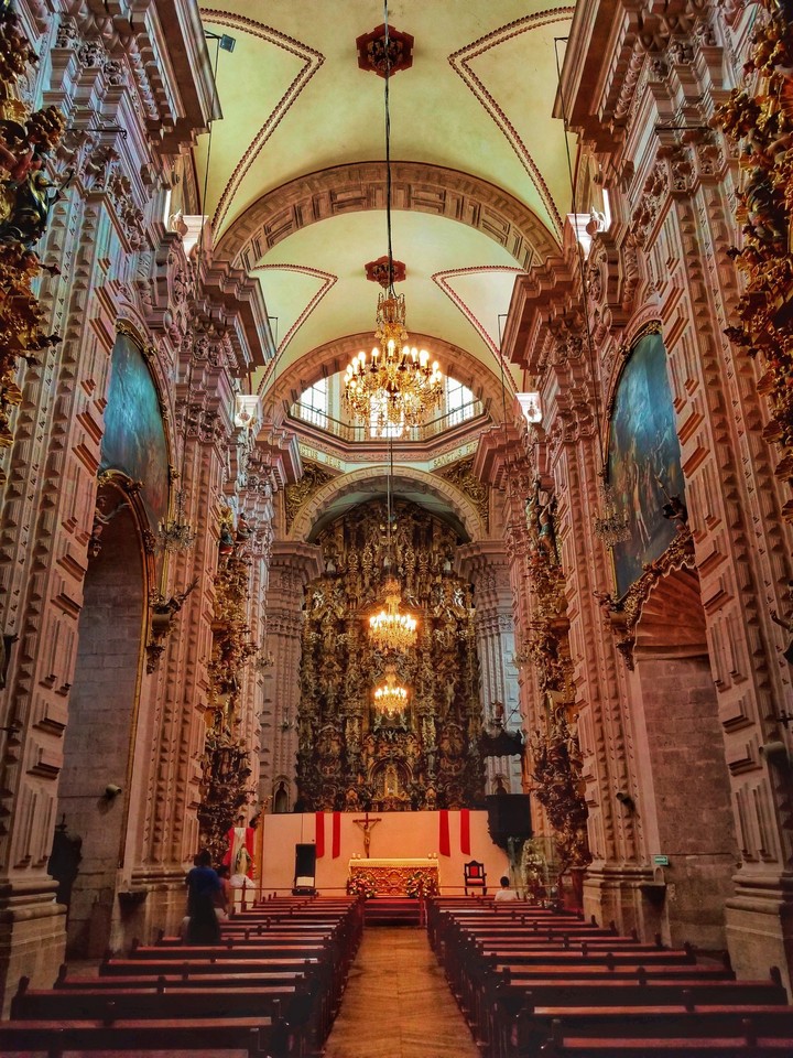 INTERIOR IGLESIA SANTA PRSICA, TAXCO DE ALARCÓN, GRO.