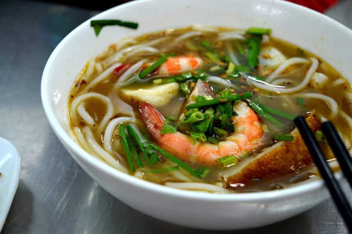 prawn noodle in ho chi minh