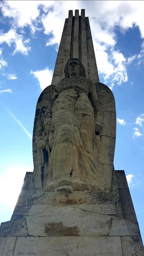 #albaiuliastatue2