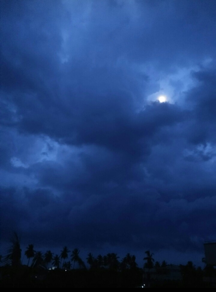 moon speaks to me