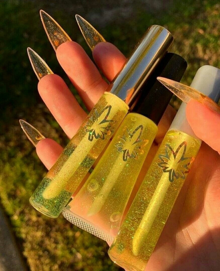 lip gloss