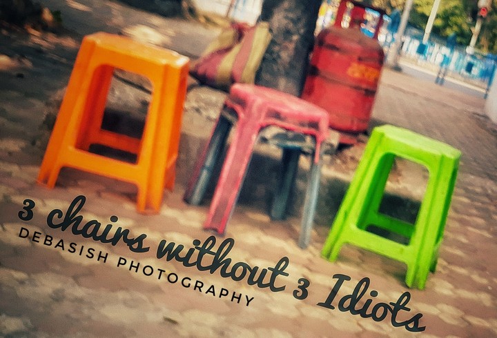 3 chairs without 3 idiots