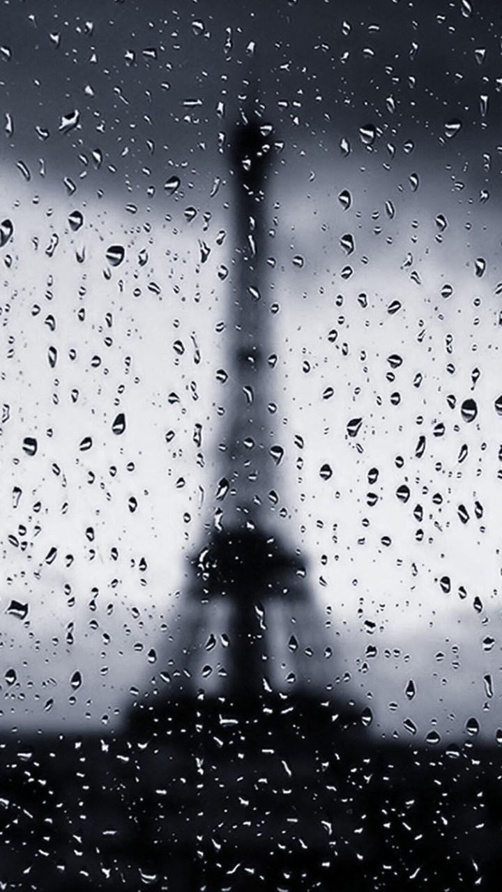 Eiffel in rain