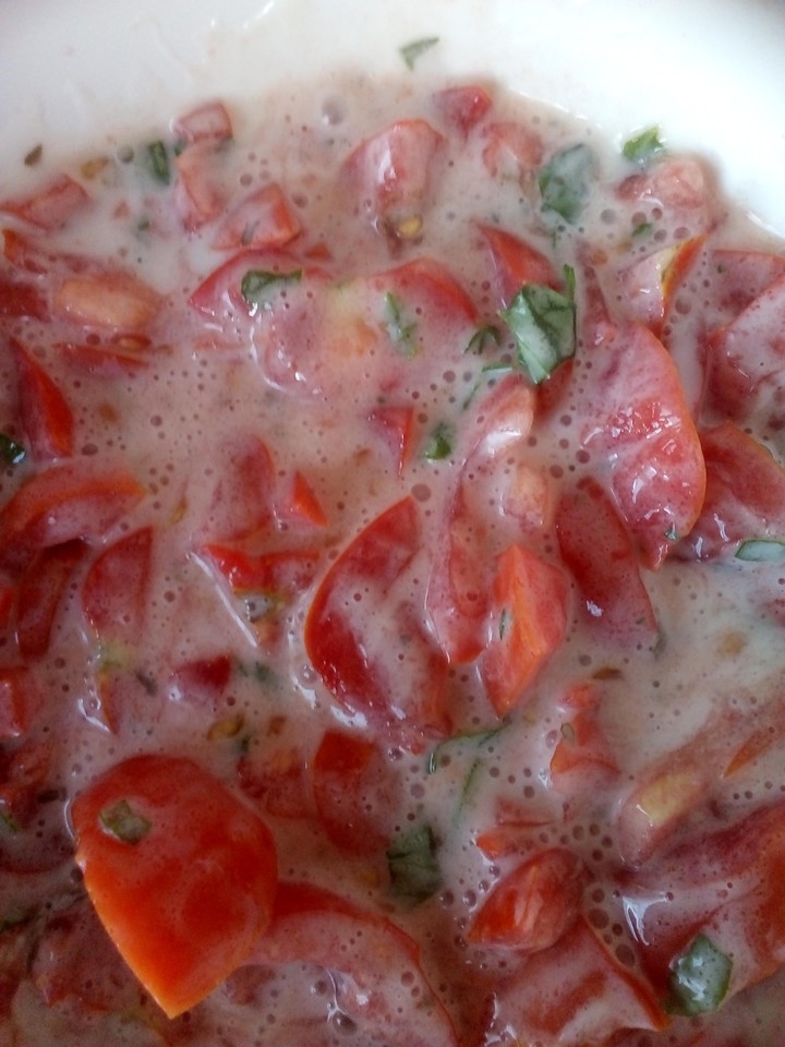 Mein Thomatensalad.Tümjan Estragon.,und salz pffefer so wie