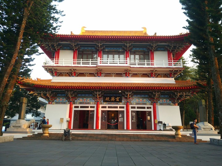 Ri Yue Tan Xuan Zang Si