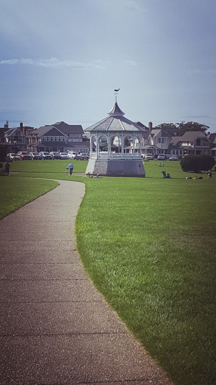 Oak Bluffs Center