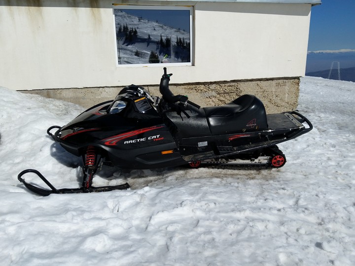 SNOW SKUTER