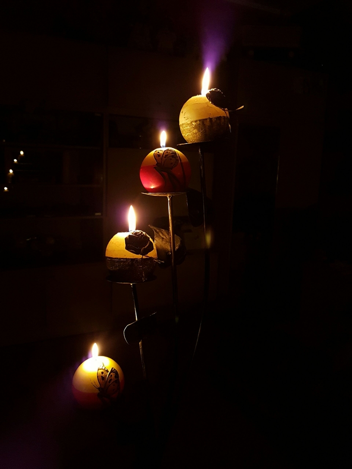 candels night