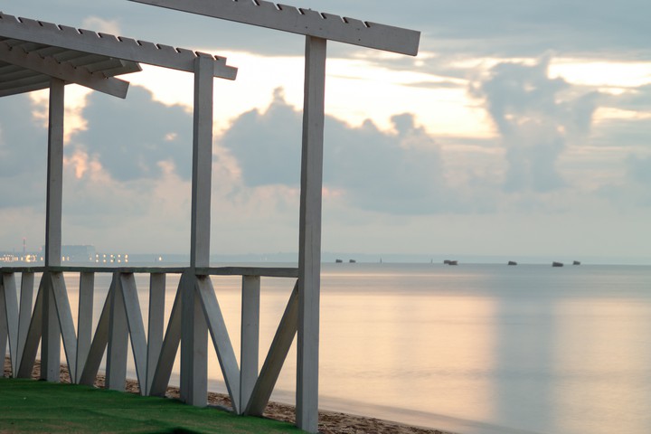 море