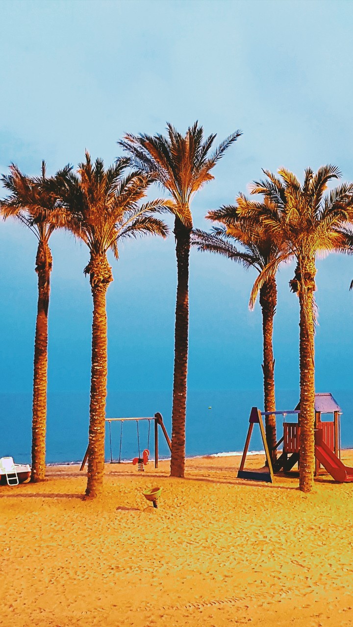 Atardecer en Playa Roquetas de Mar