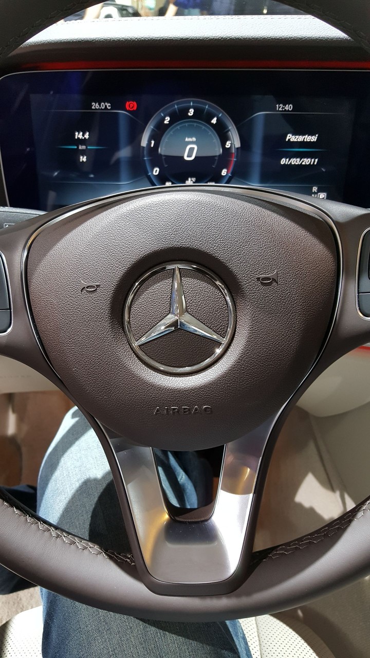 Mercedes E