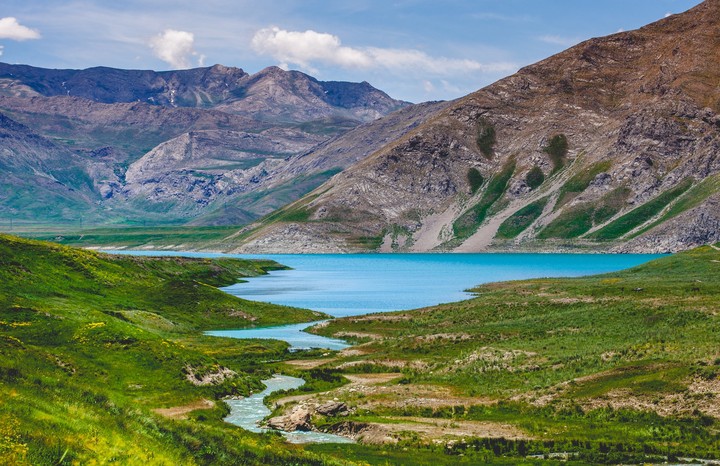 Lar dam lake