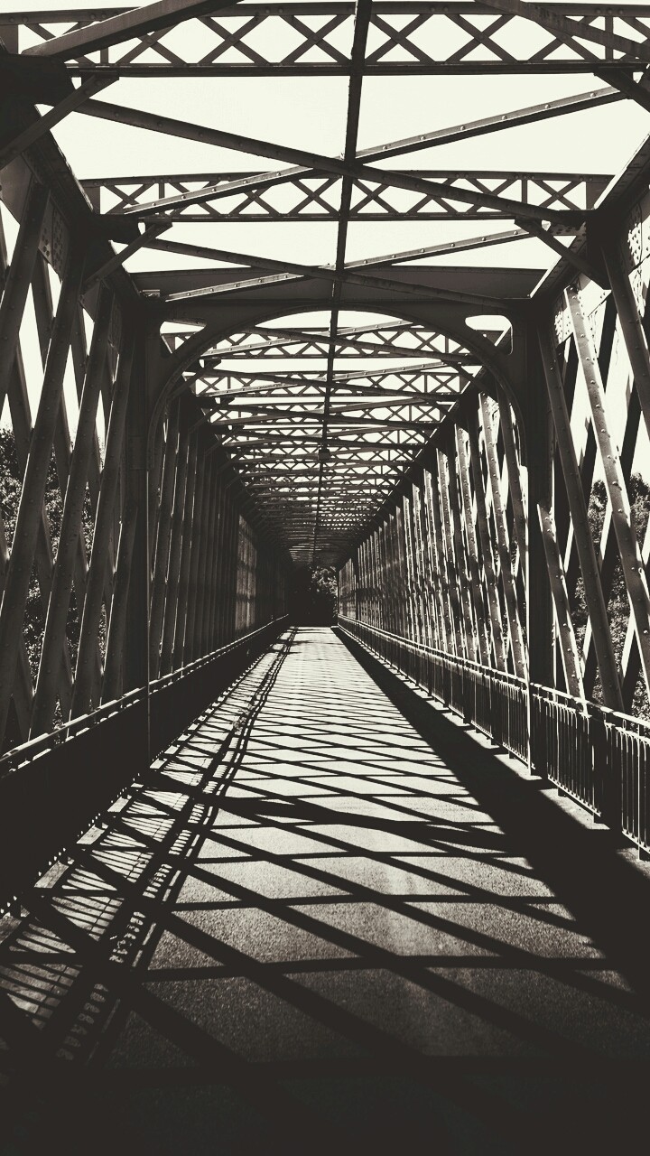 the b&w bridge