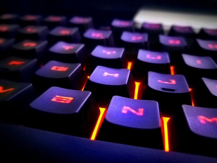 Teclado retro-iluminado