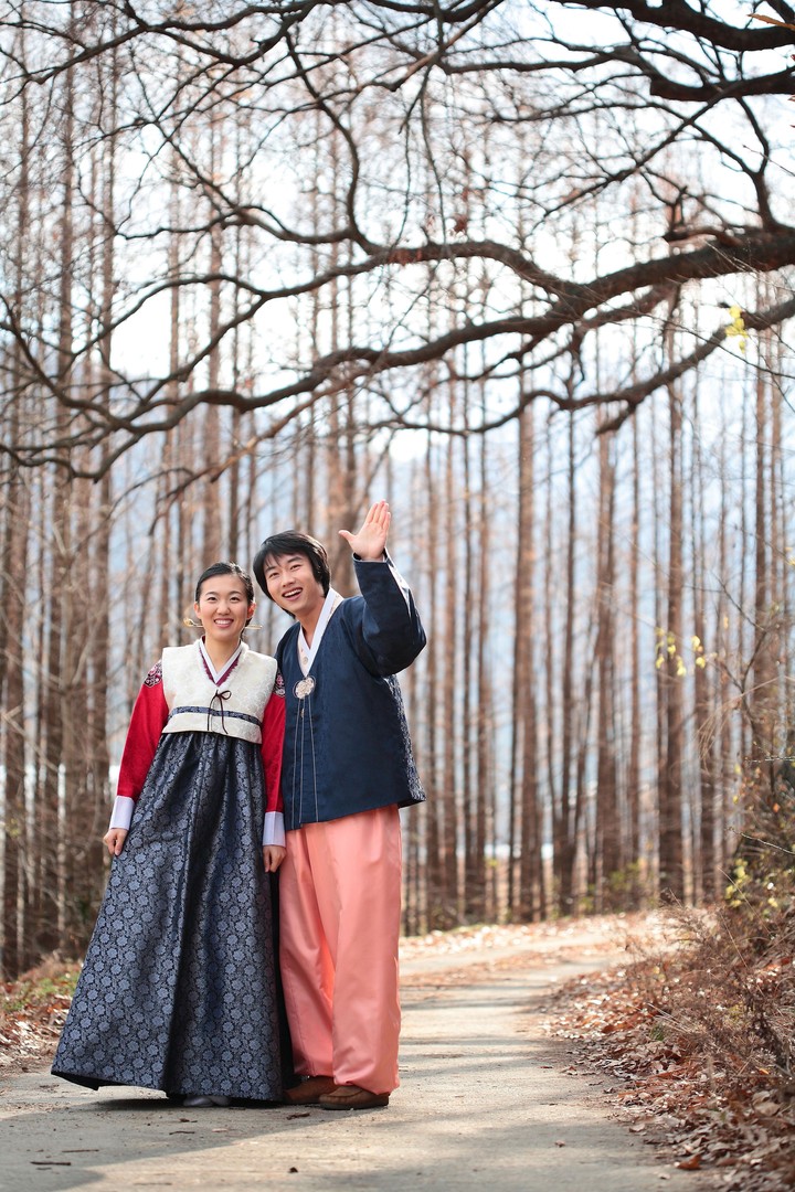 Couple in Korean Dress II