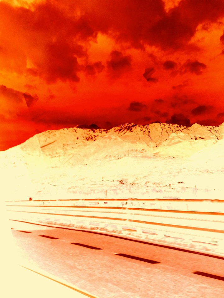 fluo mountains