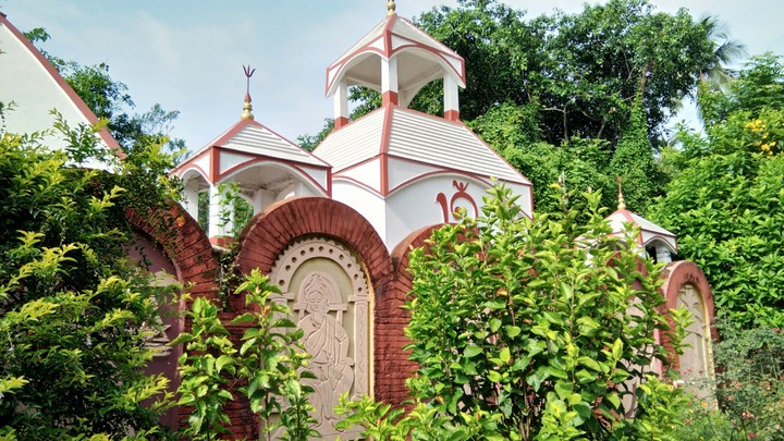 Taki Guest house Temple.