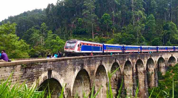 Nine Arches Bridge with Train