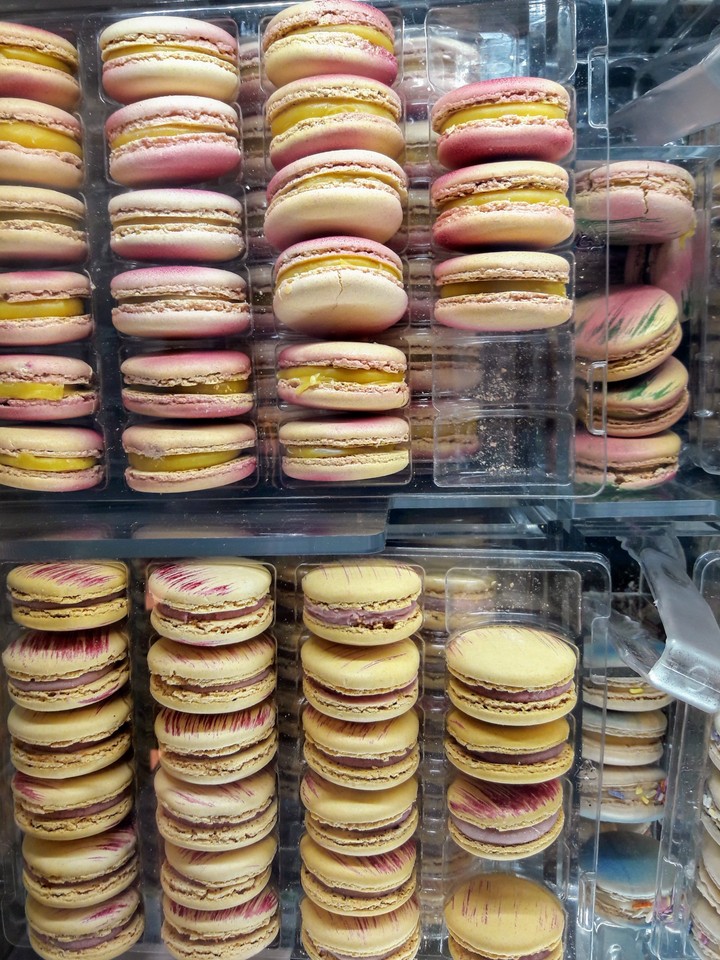 Macrons In A Yummy Row