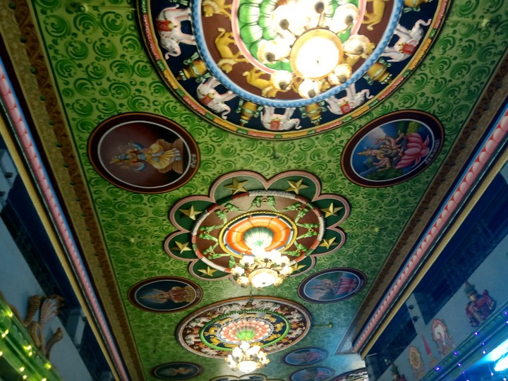 bEaUtIfUl LiGhTs
