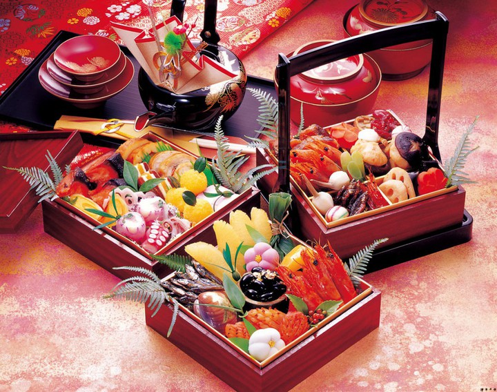Traditional New Year's cuisine