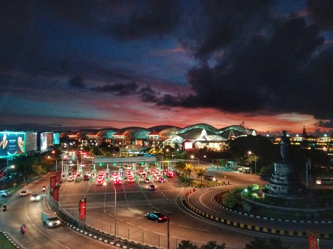 Vibrant nightlife