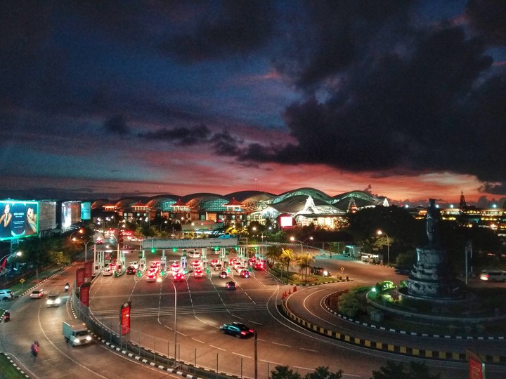 Vibrant nightlife