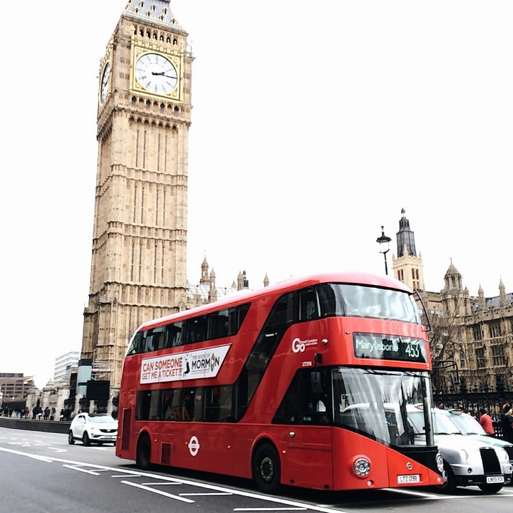 duoble decker red bus in london✨✨