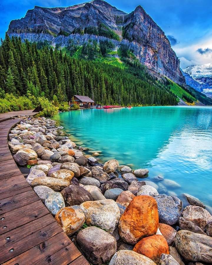Lake Louise, Alberta - Canada ??❤️