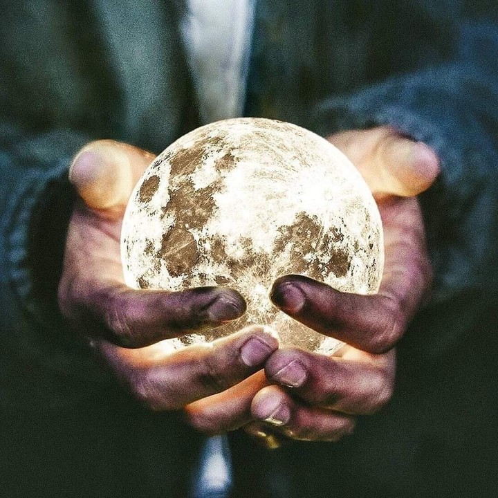 mooon