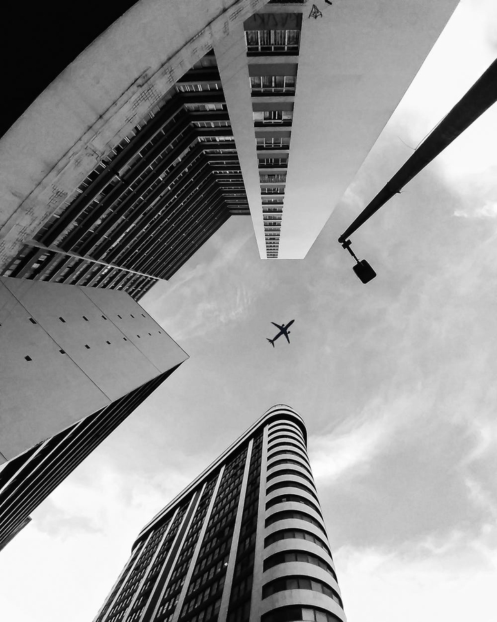 buildings +aeroplane