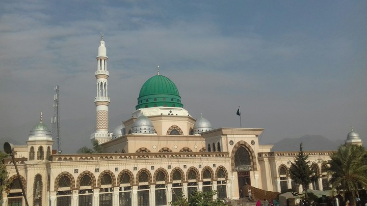 Bari Imam Mazar