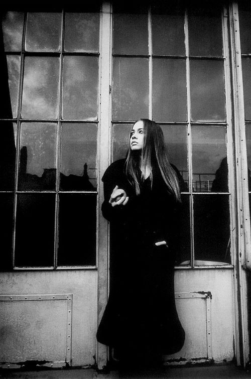 Fiona Apple window