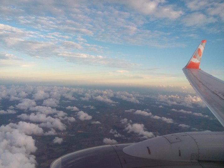 ✈
