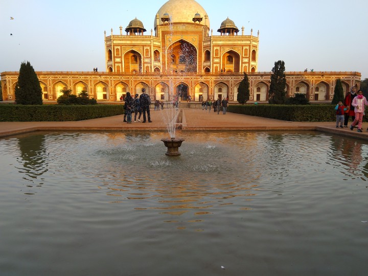 Humayun tom