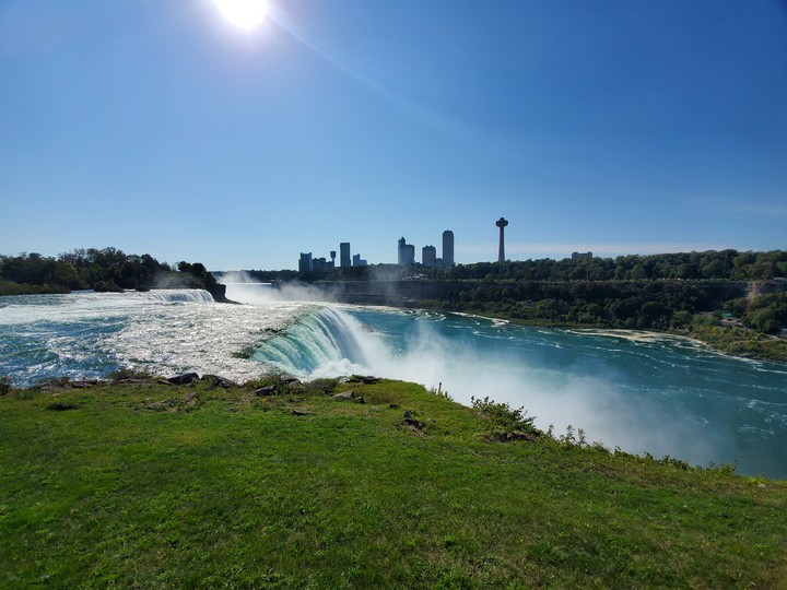 American falls with Niagara Falls in the background