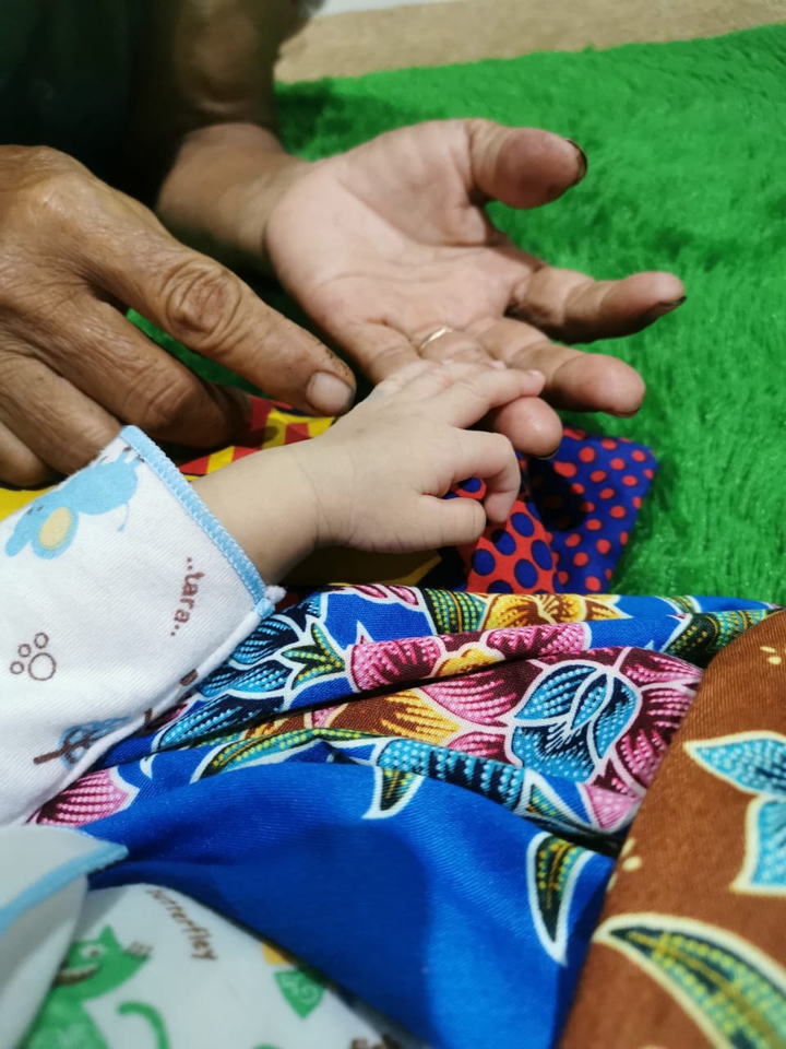 baby n nenek