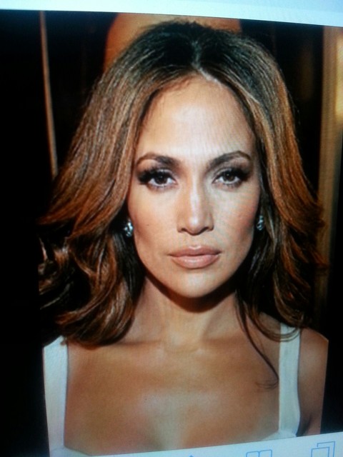 5 photos:who is she?