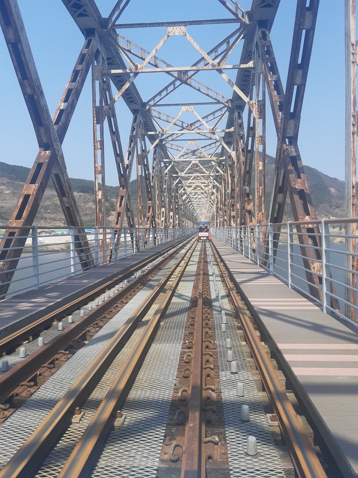 Rail