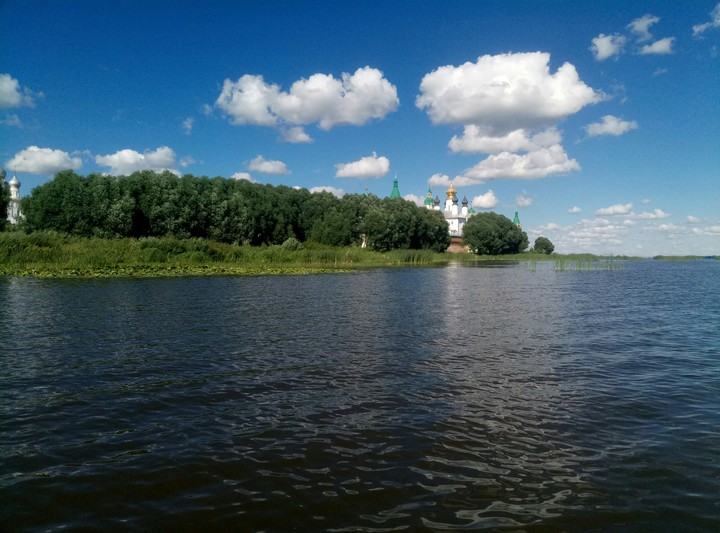 С озера Неро хороший обзор