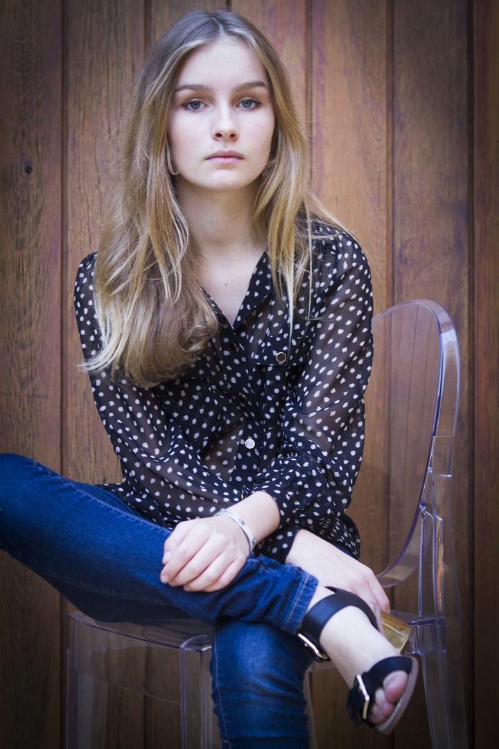 Olivia-DeJonge-Feet